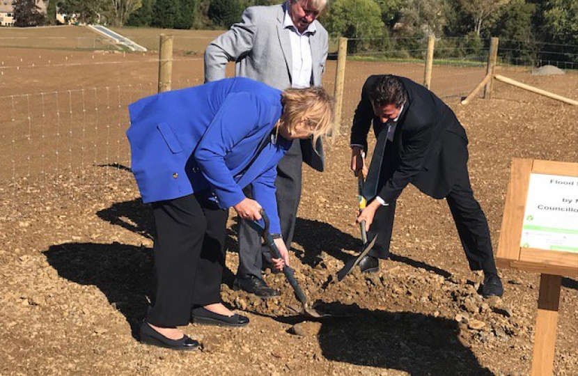 Nigel Huddleston MP and Cllr Liz Eyre at the opening of the Badsey Brook flood management scheme