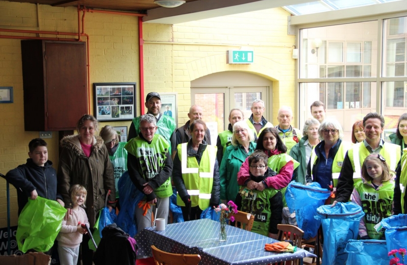 Group picture of the volunteers