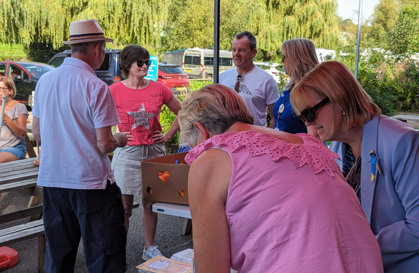 Nigel Huddleston MP starts the Riverside Sponsored Walk.