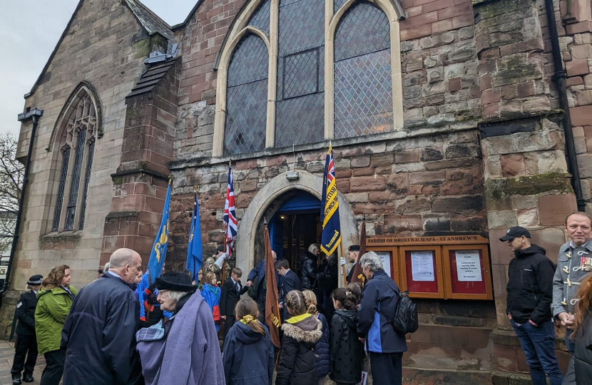 Nigel Huddleston MP attends Remembrance Sunday ceremony in Droitwich.