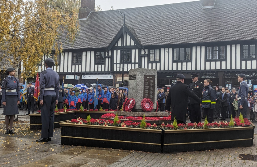 Nigel Huddleston MP attends Remembrance Sunday ceremony in Droitwich.