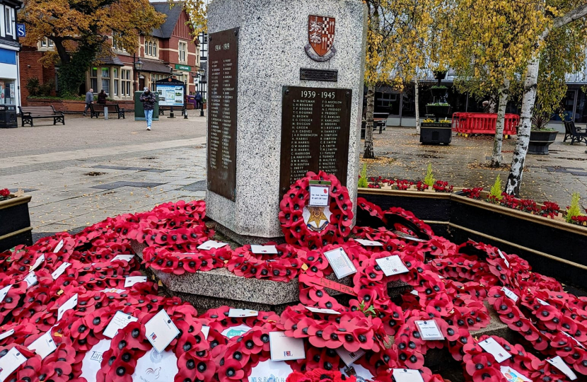 Nigel Huddleston MP attends Remembrance Sunday ceremony in Droitwich.