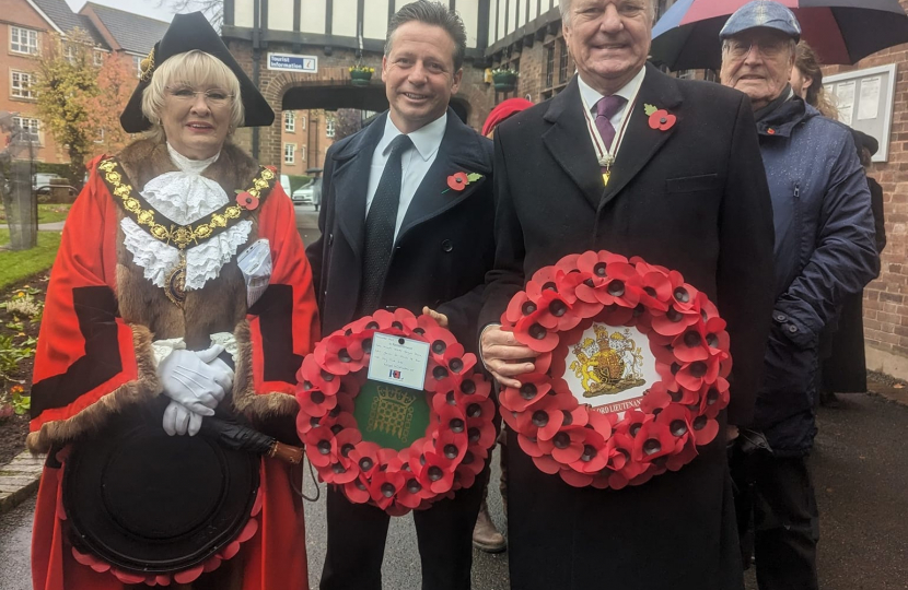 Nigel Huddleston MP attends Remembrance Sunday ceremony in Droitwich.