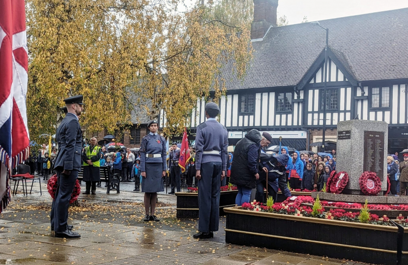 Nigel Huddleston MP attends Remembrance Sunday ceremony in Droitwich.