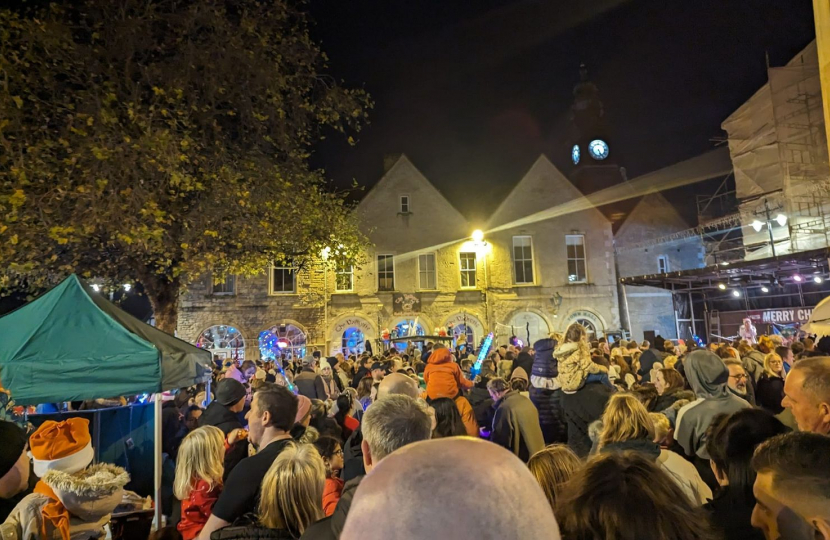 Evesham Christmas lights switch on.