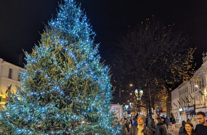 Evesham Christmas lights switch on.