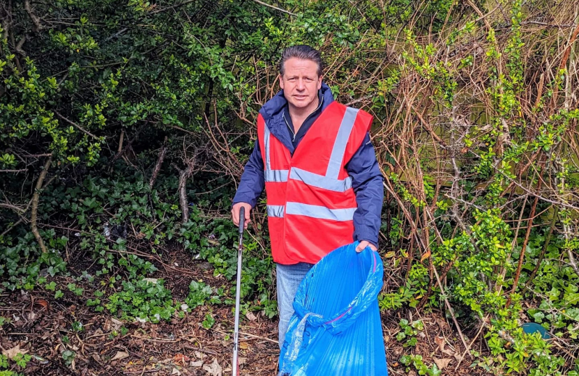 Litter Picking in Evesham for GB Spring Clean