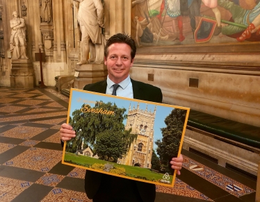 Nigel Huddleston MP with Evesham Postcard