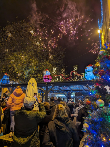 Evesham Christmas lights switch on.