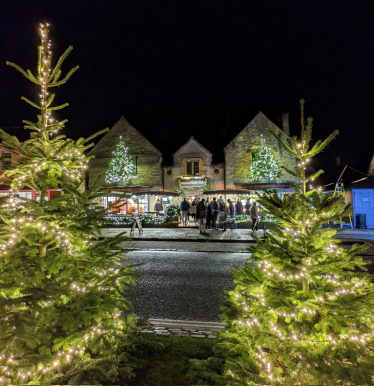 Late night Christmas Shopping in Broadway